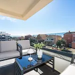 K Luxury Few Min Walk From The