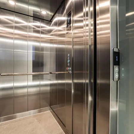 K Luxury Few Min Walk From The * زادار