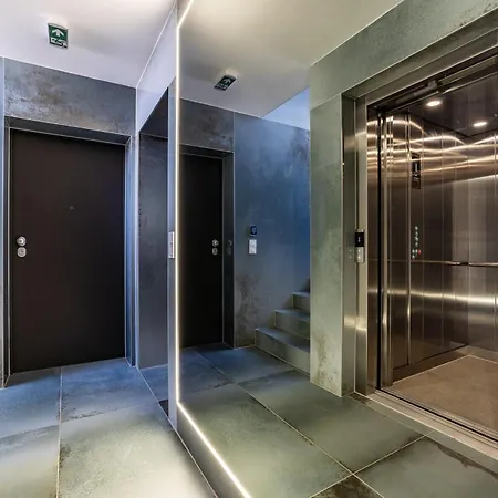 K Luxury Few Min Walk From The 자다르