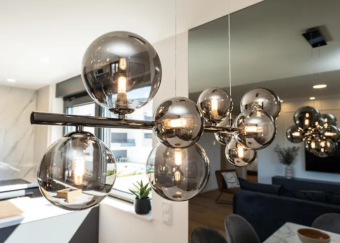 K Luxury Few Min Walk From The *