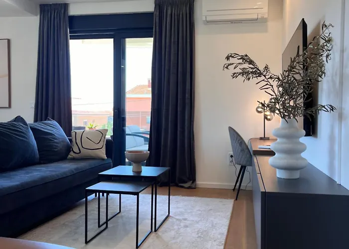 K Luxury Few Min Walk From The